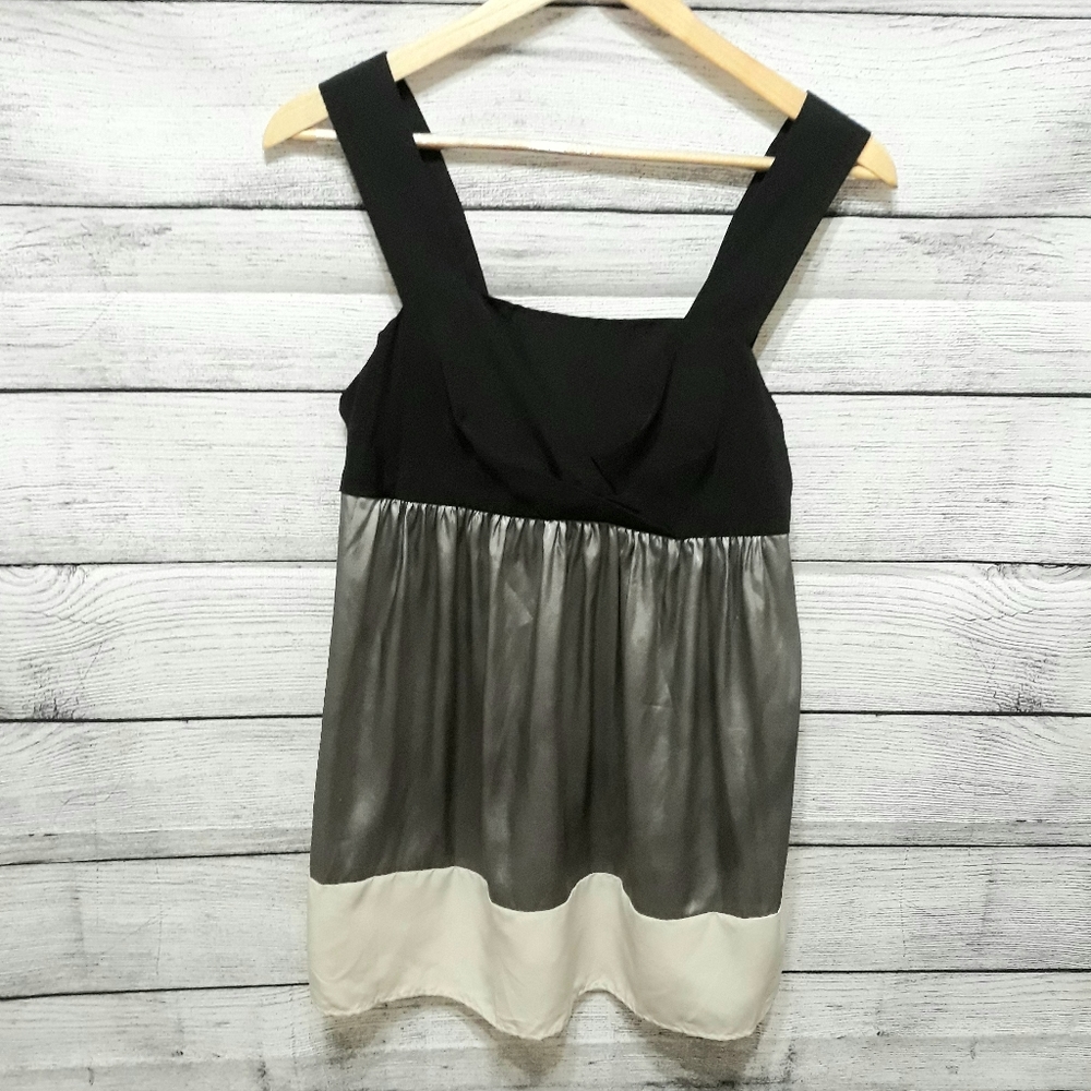 Vera Wang women's Sleeveless Top Size 6